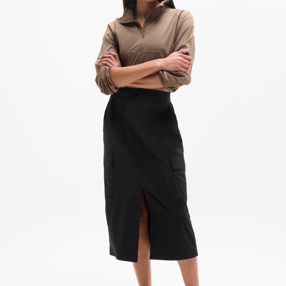 Athleta Brooklyn Heights High Rise Cargo Skirt; sz 4; like new; black